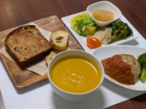 薬膳パンと季節のスープセット